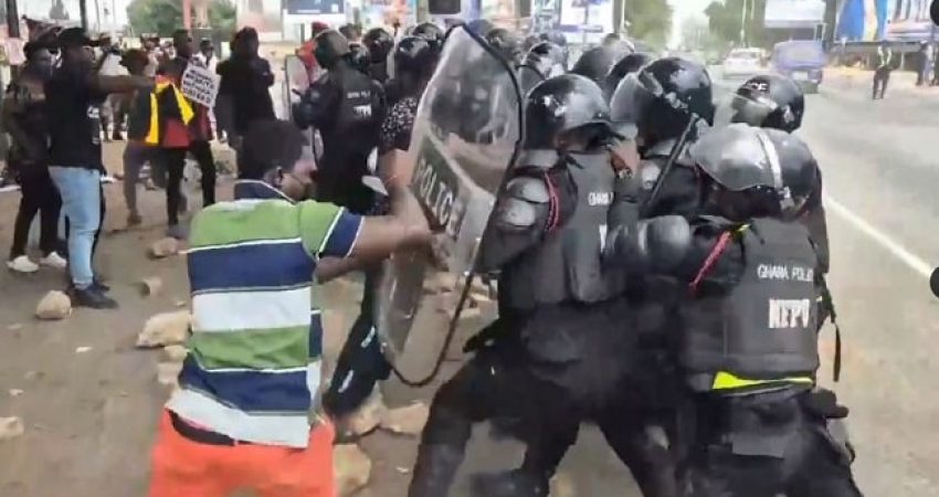 Ghana Police on protesters